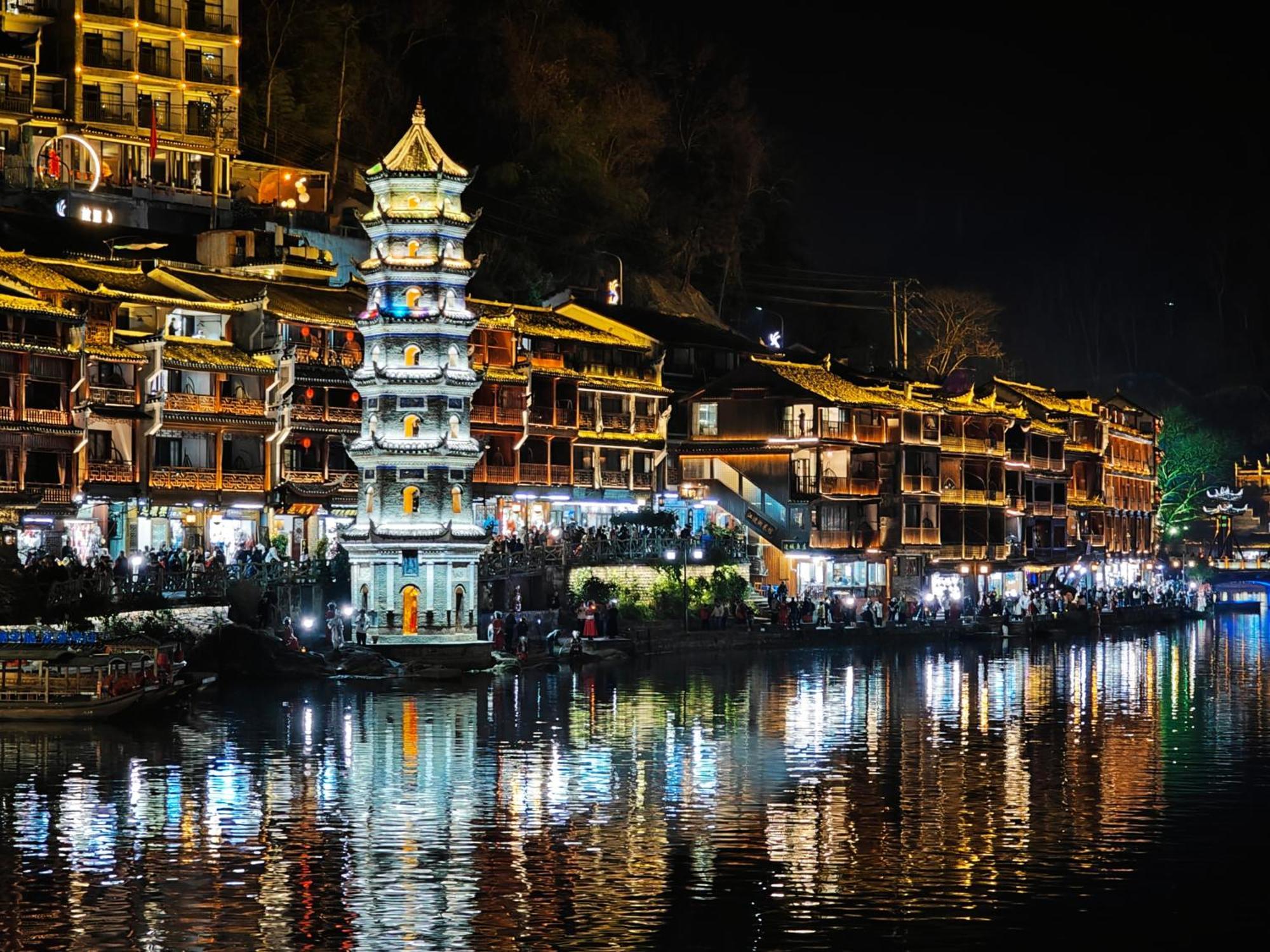 Fenghuang Memory Linjiang Inn Exterior foto