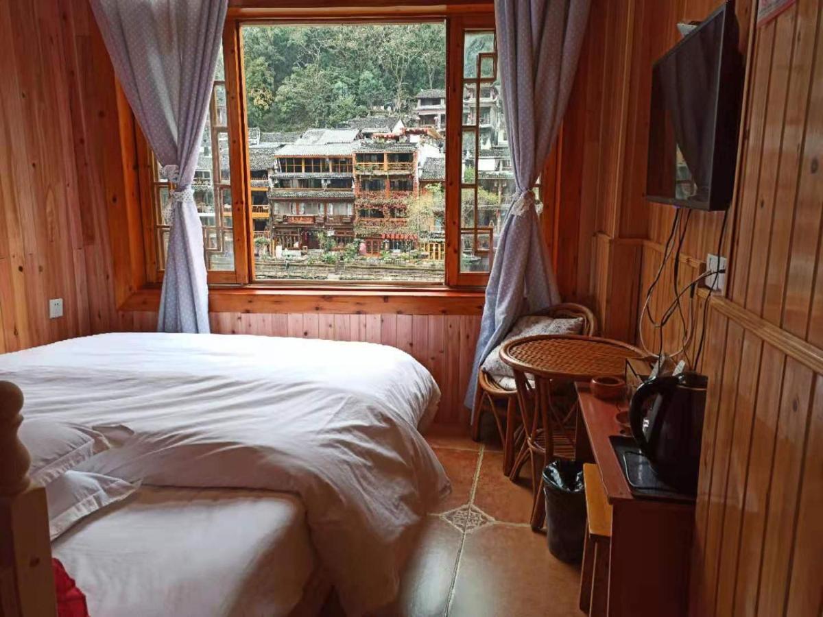 Fenghuang Memory Linjiang Inn Exterior foto